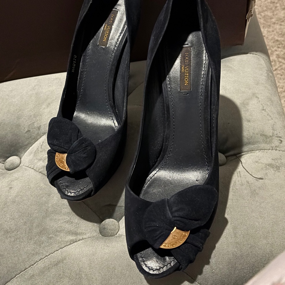 Louis Vuitton pumps